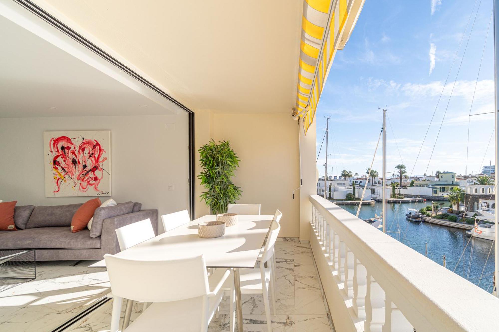 Апартаменти Moderno Apartamento Frente Al Canal Con Terrazas Емпуріабрава Екстер'єр фото