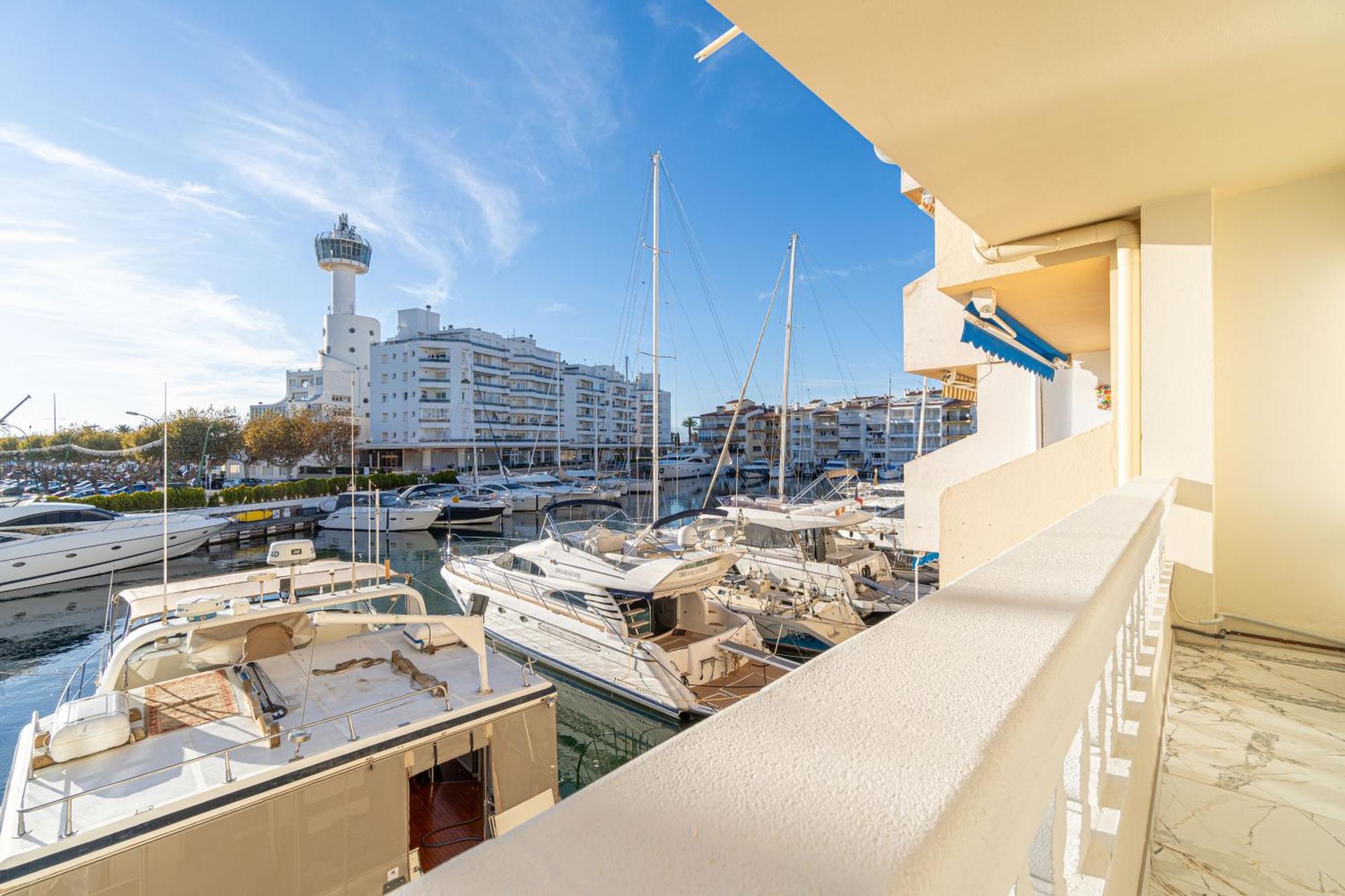 Апартаменти Moderno Apartamento Frente Al Canal Con Terrazas Емпуріабрава Екстер'єр фото